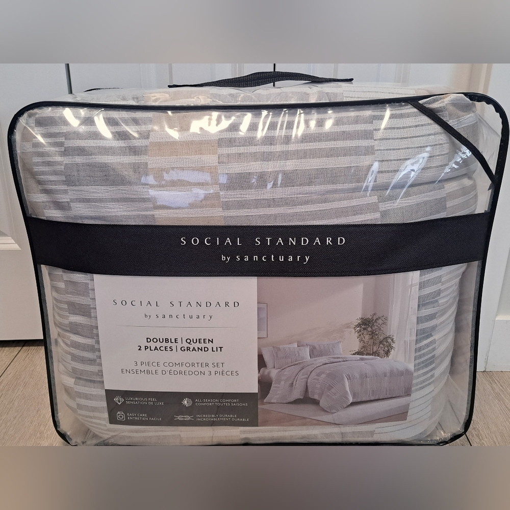 New Social Standard By Sanctuary Gray and Tan 3pc Double/Queen Comforter Set
